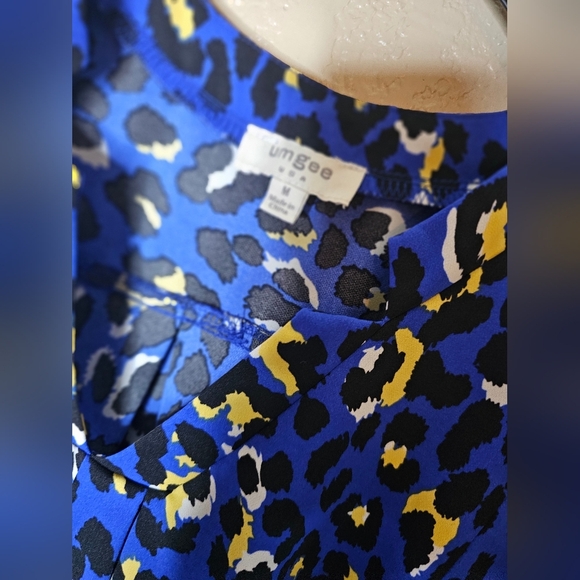 UMGEE women's blue shorts gown Size M Short Sleeve animal print - Picture 3 of 6